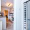 Stylish 2-Bed City-Centre Home in Chester by 53 Degrees Property - Ideal for Couples & Groups - Sleeps 6 - Chester