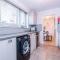 Stylish 2-Bed City-Centre Home in Chester by 53 Degrees Property - Ideal for Couples & Groups - Sleeps 6