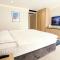HOTEL 12
