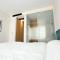 HOTEL 12