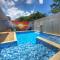 Casa com Piscina e 3 Quartos Climatizados 8km do Centro