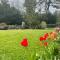 A spacious hidden gem with hot tub, lovely garden & views - 金顿