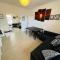 Safari Apartment, Free Parking, 10Min Walk To Blackpool tower, sleeps 12