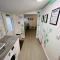 Tropical Apartment, 10 min from Blackpool tower, outside space, sleeps 12 - Blackpool