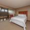 A305 Studio & Loft Lake View
