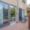 A125 Studio Lake View