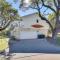 Shaded Getaway with BBQ and Fire Pit in Austin! - أوستن