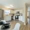 Modern Stunning SouthPark/Cotswold Home!