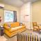 Welcoming Downtown Branson Cottage with Pool Access!