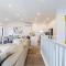 Beach Haven 3a Messines Street 4 Minute walk to the beach Wifi Air Con