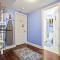 Beautiful 2 bedroom 1 bath Unit