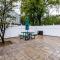Beautiful 2 bedroom 1 bath Unit