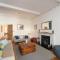 Spacious 2 bedroom High Street apartment - North Berwick