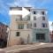 Place du Suquet - In the hart of old Cannes - 2 Min Walking distance from Palais de Festivals and Beaches