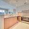 Elegant 3BR with Assistant Room at Harbour Views Tower 1 by Deluxe Holiday Homes - 迪拜