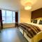 Stunning Apartment - 1 Minute walk to Poole Quay - Great Location - Free Parking - Fast WiFi - Smart TV - Newly decorated - sleeps up to 2! Close to Poole & Bournemouth & Sandbanks