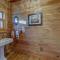 Blue Ridge Bliss- Spacious Cabin, Pets, Hot Tub! - بلو ريدج