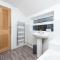 Central Townhouse Wolverhampton - Sleeps 8 - Ideal for Contractors & Families