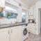 Central Townhouse Wolverhampton - Sleeps 8 - Ideal for Contractors & Families