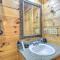 Cozy Cabin in Coosawattee River Resort!
