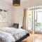 New Huge 5BDR/2bath Apt(+netflix)/1min toAcropolis - Atene