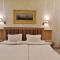 Hotel Kamal Nearest To Taj Mahal