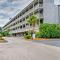 1 Mi to Apache Pier Myrtle Beach Condo with Pool