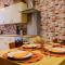 Flat 2, The Old Antiques Warehouse - FREE off-site Health Club access with Pool, Sauna, Steam Room & Gym