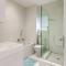 Cosy Butterfly Comforts 2 Bed Top Floor Unit