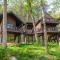 Trekker, Treehouses cabins and lodge rooms