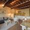 Donato Farmhouse Apartment with shared Pool