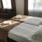 Leo Rooms