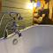 Punch Tree Cabins Couples Outdoor Bath - Carluke