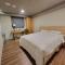 Simple + Hotel