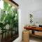 Villa Pulau I, 1BR Luxury Private Villa with Pool in North of Bali, Pemuteran, within Walking Distance to a Wild Beach
