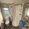The Retreat 1 - Hot tub Lodge, pet friendly, WiFi & bed linen- Golden Palm Resort - Meadow Lakes Caravan & Lodge Hire