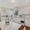 Cute & Cuddly - Somerset Cottage