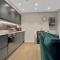 Pass the Keys Exceptional 3 Bedroom River View Apartment