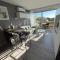 Superbe studio, terrasse, piscine, parking
