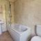 Traditional Quiet Townhouse with Two Bedrooms and Private Garden Great for Airport Crew and Professionals