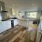 Light and Modern 2BR 1.5BA, newly refurbished! - 莱尼斯公园