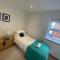 Light and Modern 2BR 1.5BA, newly refurbished! - Raynes Park