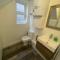 Light and Modern 2BR 1.5BA, newly refurbished! - Raynes Park