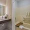 Clarion Pointe Harrodsburg-Danville