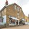 Stylish loft apartment moments from beach by Whitstable-Holidays, Bowline