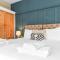 Haydn House Luxurious Retreat - 4 bedroom, 10 guest max, Perfect home away from home