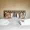 Haydn House Luxurious Retreat - 4 bedroom, 10 guest max, Perfect home away from home