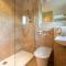 Luxurious 4 Bedroom New England Style Villa - Trewhiddle V5