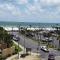 Budget Friendly Condo Perfect for a Romantic Getaway within Walking Distance to the Beach!