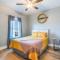 Modern, 3 BR Private House within Walking Distance to the Beach!